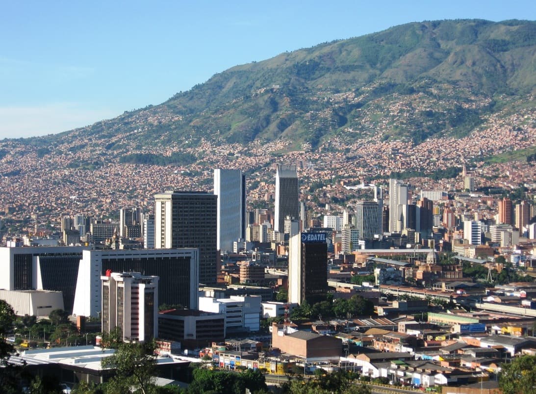 Medellin travel planning photo showing Centro de Medellín desde el Pueblito Paisa.PANORÁMICA DEL CENTRO DE MEDELLÍN