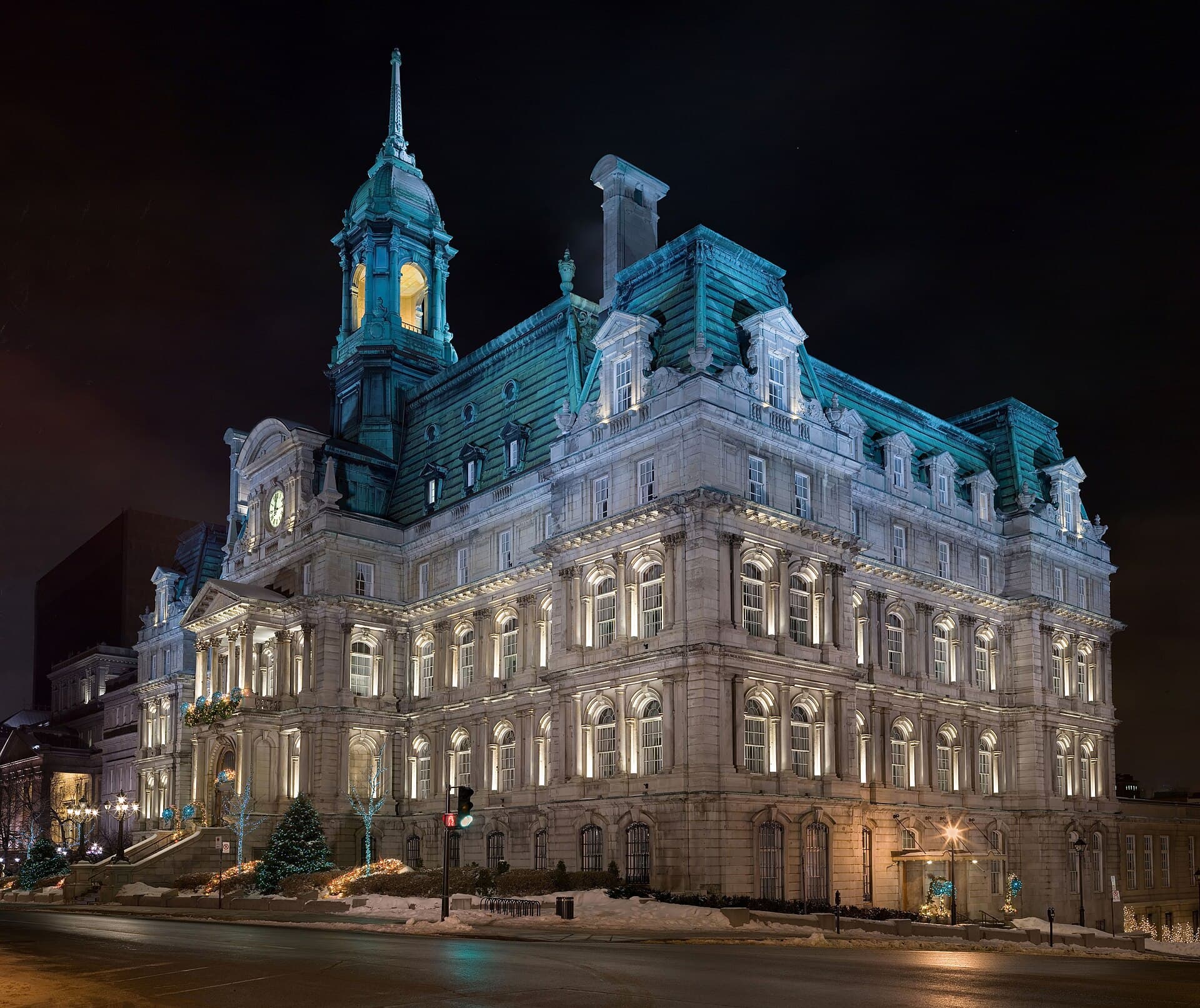 Montreal travel planning photo showing Montreal City Hall